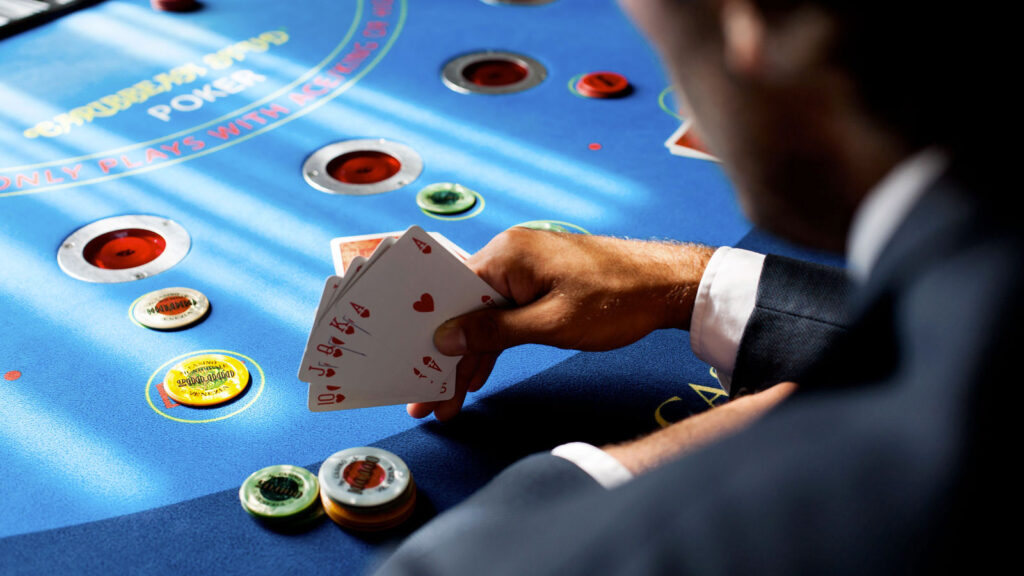 루나 포커 (Lunar Poker)