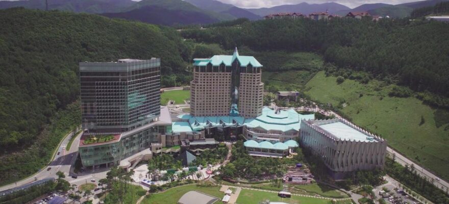 “2분기 순이익 138% 폭증” 방문객 증가로 탄력받은 강원랜드 실적 회복세 분석