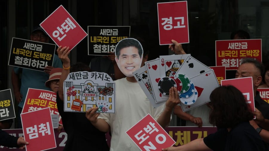 "공식 검토 없었다"는 지사, "지난해부터 논의했다"는 사장